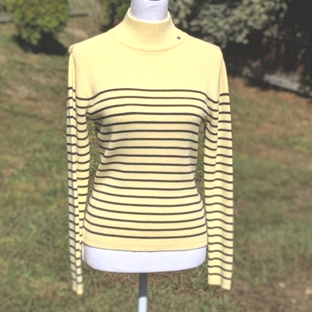 Vtg. Tommy Hilfiger 100% cotton turtleneck, M